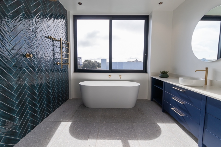 6 Bedroom Property for Sale in Yzerfontein Western Cape